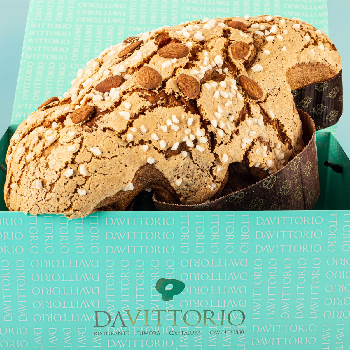 Traditional Colomba with Amaretto Liquor