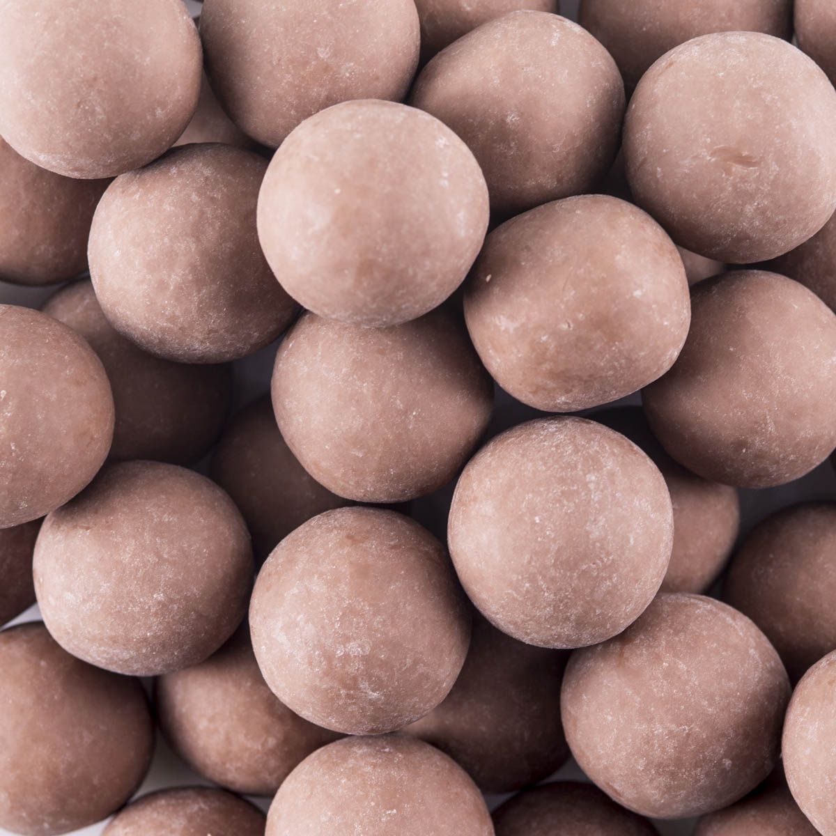 Coconut-milk chocolate dragées